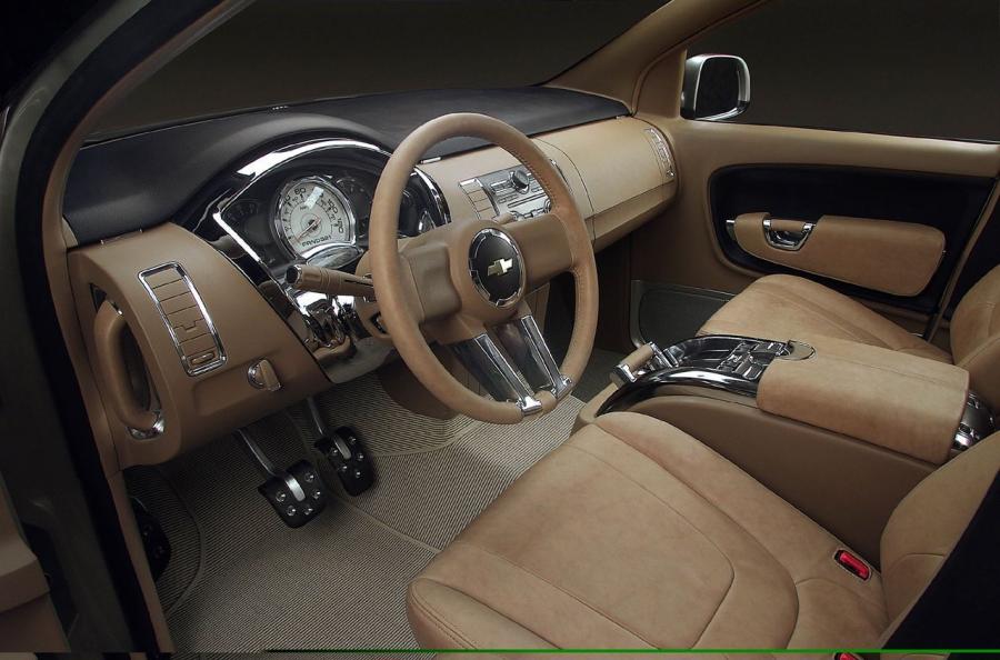  Chevrolet Cheyenne Concept 2003 года  (фото 4 из 8)